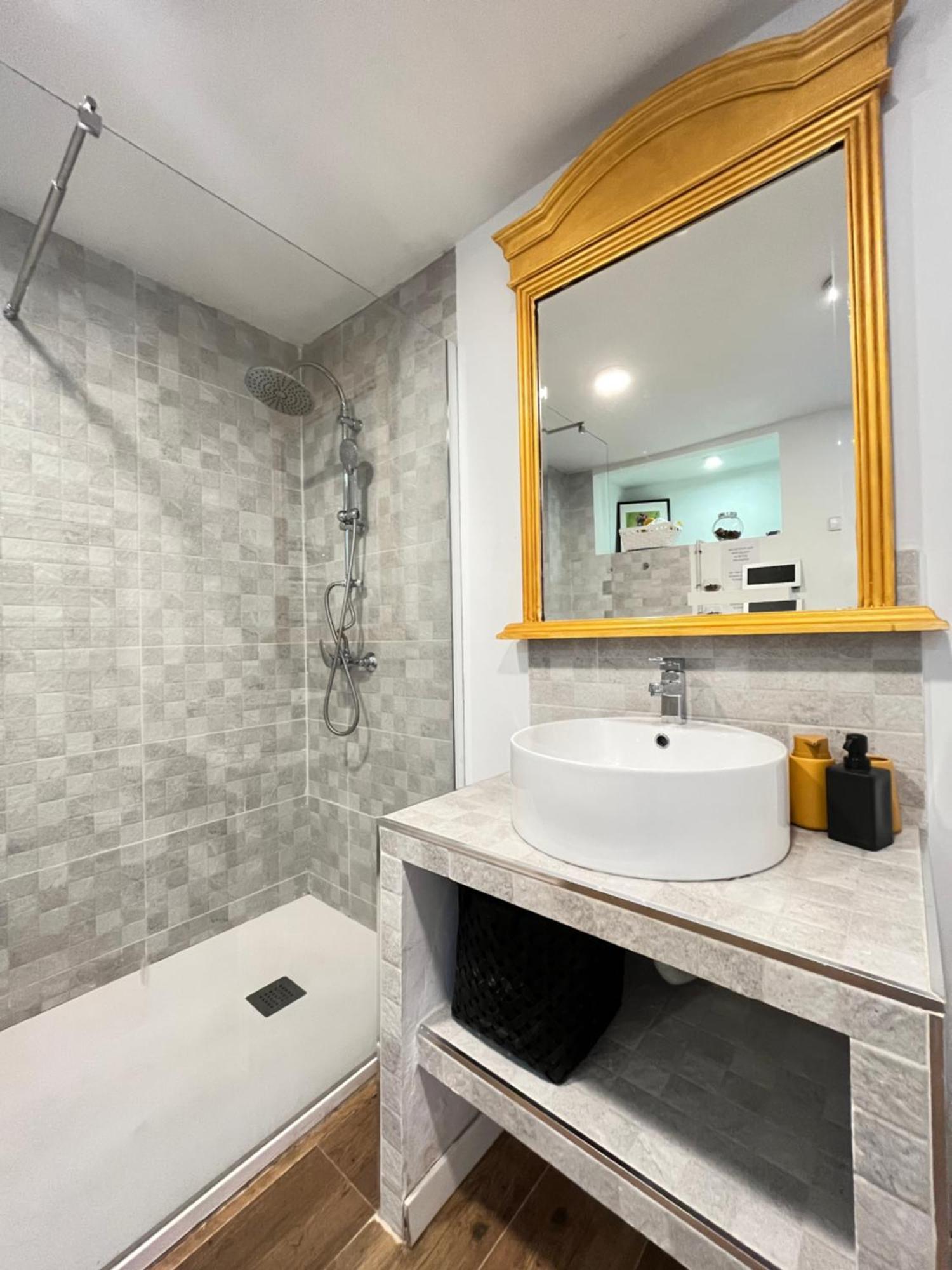 マドリードDuplex Manzanares Izq Amarillo Temporalアパートメント エクステリア 写真